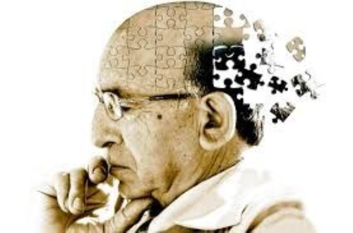 100 Kiiden 8'i Alzheimer Hastas