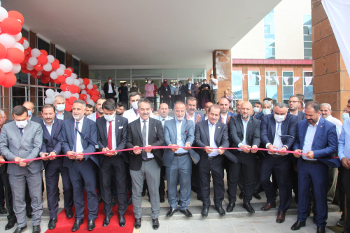100 yatakl Ahlat Devlet Hastanesi'nin yeni hizmet binas trenle ald