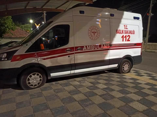 Afyonkarahisar'da Ambulansn Lastikleri Kesildi
