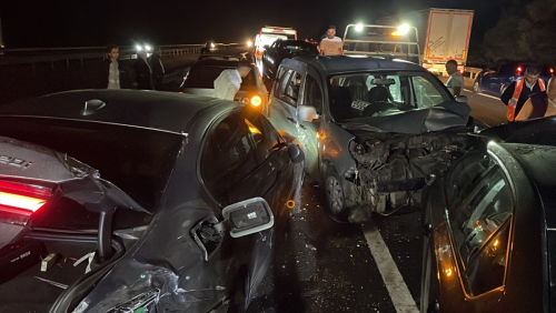 Anadolu Otoyolu'nda 11 aracn kart zincirleme trafik kazasnda 6 kii yaraland