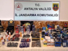 Antalya'da Ka�ak T�t�n ve Elektronik Sigara Operasyonu