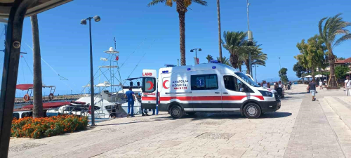 Antalya'da Tekne Turistinin Boulma Tehlikesi Atlatt Kadn Turist Hayatn Kaybetti