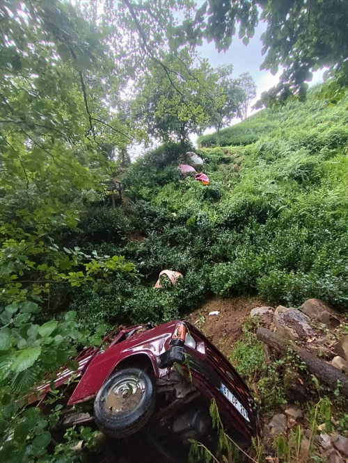 Arhavi'de trafik kazas: 3 kii yaraland