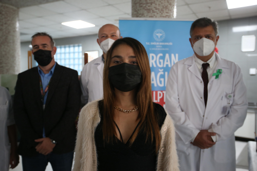 Bursa'da bbrek nakliyle salna kavuan retmen organlarn balad
