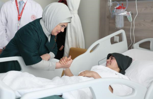 Cumhurbakan Erdoan, Aleyna'y hastanede ziyaret etti (2)