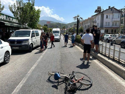 Fethiye'de Bisikletliye Otomobil arpt, 1 Kii Hayatn Kaybetti