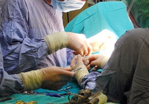 Gazi'de Robotla 3 Boyutlu Kanser Ameliyat
