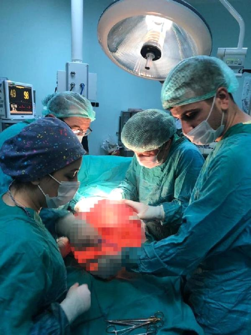 Karn Arsyla Hastaneye Gitti, Karnndan 13 Kiloluk Kitle karld