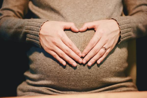 Hamilelikte oru anne ve bebek iin risk douruyor