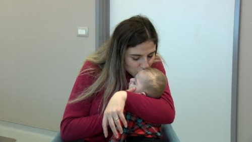 10 aylkken henz 5 kilo olan minik Kutay, mide evirme ameliyat ile salna kavutu