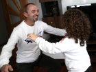 14 gn sonra salk babasna smsk sarlan Ecem ve babas konutu...(2)