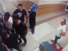 20 Ki�i Devlet Hastanesini Bast�, 6 G�venlik G�revlisi Darp Edildi
