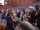 3 ayd�r Kovid-19 tedavisi g�ren ��retim �yesi y�l�n doktoru se�ildi