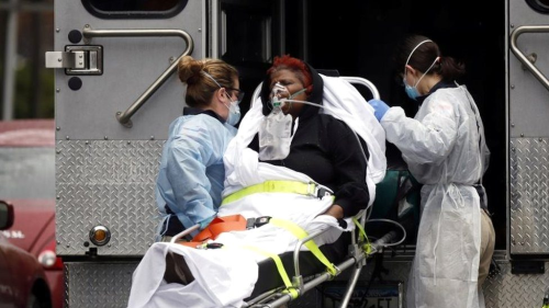 ABD'de koronavir�sden �lenlerin say�s� 5 bini a�arken Ba�kan Yard�mc�s� Pence uyard�: �talya ile...