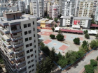 Adana'da y�k�lmayan a��r hasarl� binalar okul �evresinde tedirginlik yarat�yor