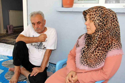 Adyaman'da Bakur'dan malulen emekli olan kii depremde ailesini kaybetti