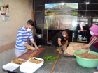 Aksaray'da sa�l�k �al��anlar�na etli ekmek jesti