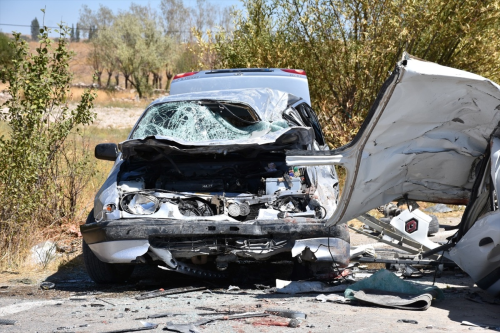 Aksaray'da trafik kazas: 3 l, 2 yaral