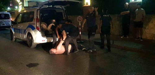 Alanya'da Rus turist zombi ilac ald, polisler mdahale etti
