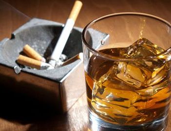 Alkol ve Sigara Az Kokusunu Tetikliyor