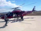 Ambulans helikopter, kal�a eklemi k�r�lan ki�i i�in havaland�