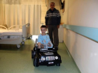 Ameliyata ak�l� arabalarla gidiyorlar