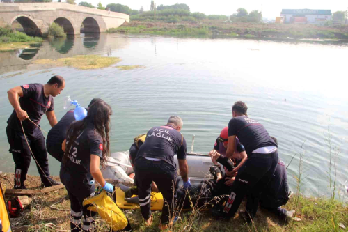 Antalya'da Crnk Kprs'nden den ahs hayatn kaybetti