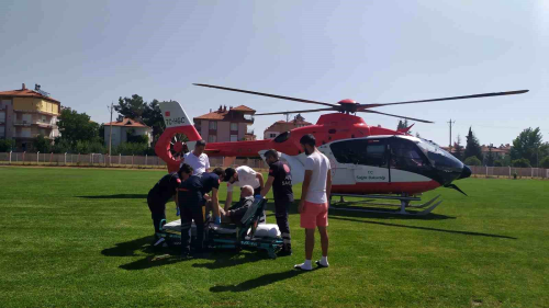Antalya'da Kalp Rahatszl Geiren Yal Adam Hava Ambulansyla Sevk Edildi