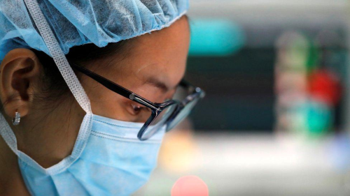Aratrma: Kadnlarn erkek cerrahlarn yapt ameliyatlarda lm riski daha yksek