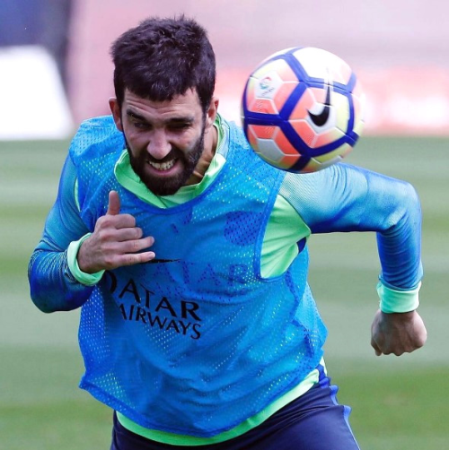 Arda Turan'dan  da Anlaml Destek