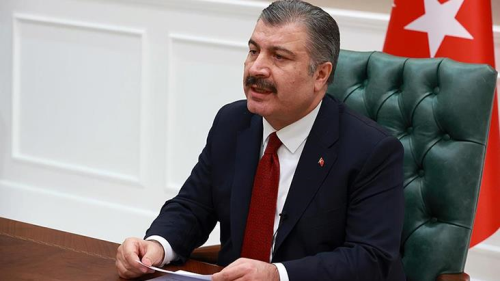 Asistan hekimlerin 36 saat altn syleyen Bakan Koca, vakit kaybetmeden talimat verdi