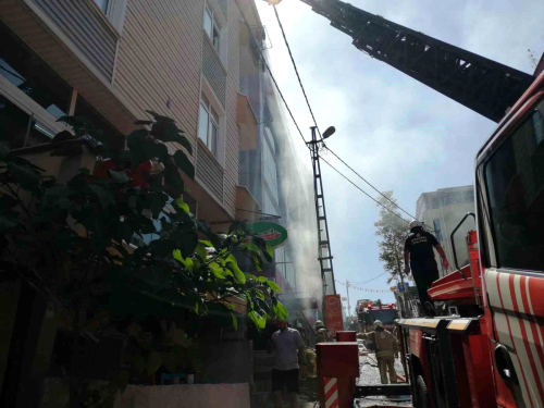 Ataehir'de Restoran Yangn st Katlara ve Apartmana Srad