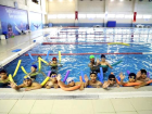Ba�c�lar'da 3 bin �ocuk s�cak havalarda havuzlarda serinliyor