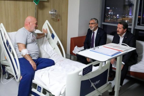 Bakan Ikhan, Memur-Sen Genel Bakan Yardmcs Tonbul'u Hastanede Ziyaret Etti