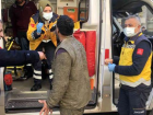 Bakan Koca'dan, kıyafeti kirli olduğu için ambulansa binmek istemeyen işçiyle ilgili içi gönderme dolu paylaşım