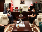 Bakan Koca, sald�r� giri�imine u�rayan sa�l�k �al��anlar�n� ziyaret etti