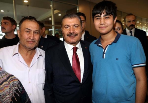 Bakan Koca'y rnek alan depremzede gen, Krehir Tp' kazand