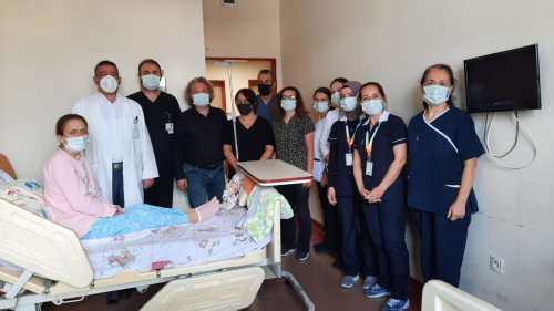 Bal�kesir'de hastan�n karn�ndan 8 kilogram kitle ��kar�ld�