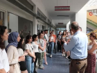Ba�kan Atay, t�p ��rencilerini a��rlad�
