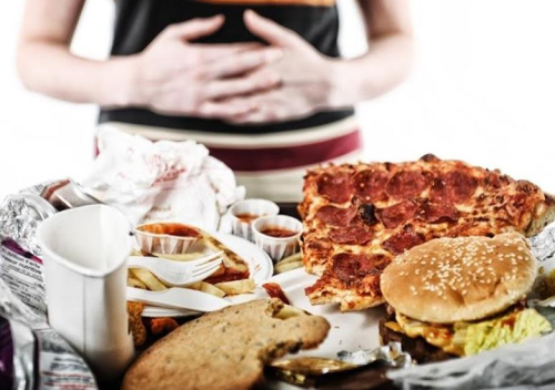 Bayramda Aşırı Yemek Mide Problemlerine Sebep Olabilir