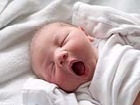 Bebe�inizi Giydirirken Bilmeden Sakatlamay�n!