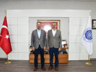 Belediye Ba�kan� H�seyin Uzunlar, Meclis �yesi Metin �al��kan'� Ziyaret Etti