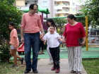Beyin felci ge�iren 10 ya��ndaki �ocuk 9,5 y�l sonra ilk ad�m�n� att�