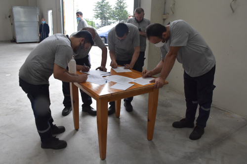 Bilecik'te mobil ekipler fabrikalarda alanlar Kovid-19'a kar alyor