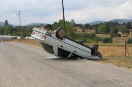 Bilecik'te trafik kazas: 2 kii yaraland