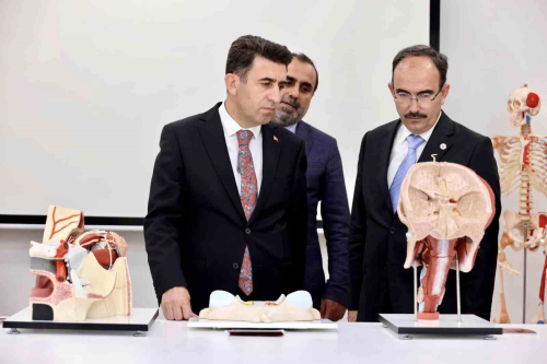 Bilecik Valisi efik Aygl niversitedeki Projeleri nceledi