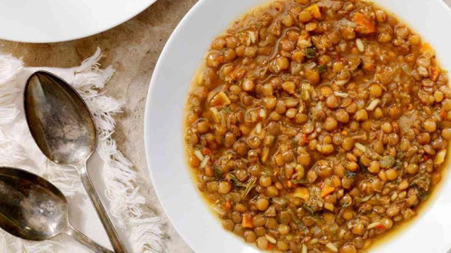 Bilimsel olarak da kantland! Resmen lif deposu olan kara imek, yorgunluu tek tabakta skp atyor