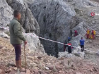Bin 40 metre derinlikte mahsur kalan Amerikal� bilim adam� i�in Avrupa seferber oldu