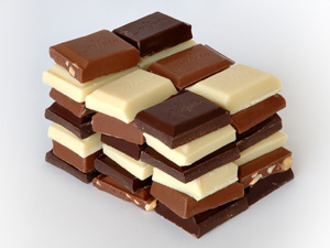 Bitter çikolata neye iyi gelir, faydaları nelerdir? Kaç kalori? Kimler tüketmemeli?