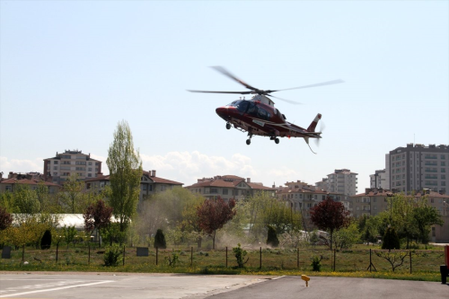 Bbrek bymesi rahatszl olan kii fenalanca ambulans helikopterle Kayseri'ye getirildi